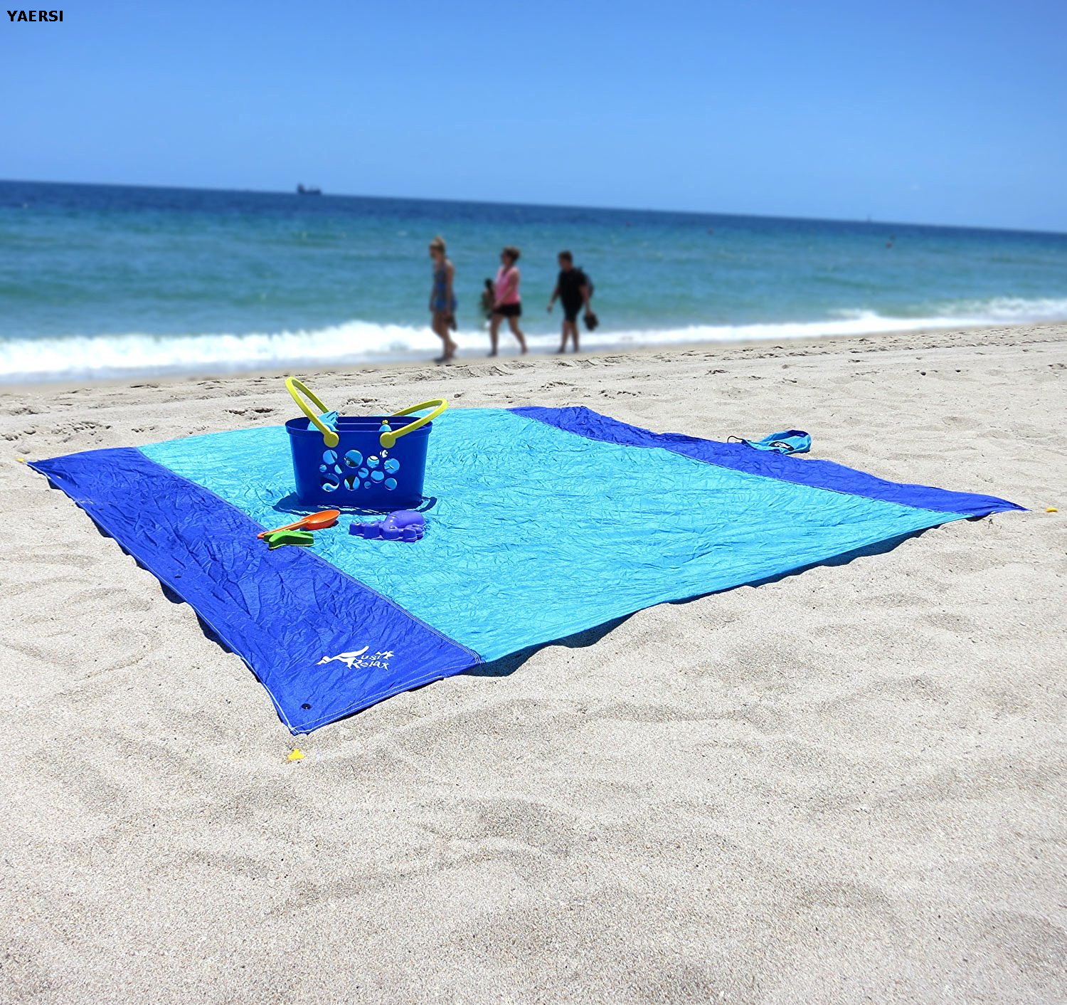 Nylon Beach Mat for Outdoor, Camping, Backyard And Picnics
